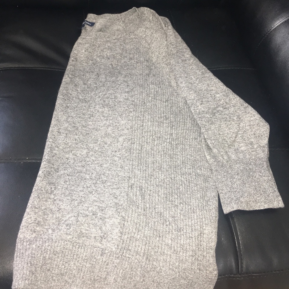 Super Cute Grey American Eagle Sweater